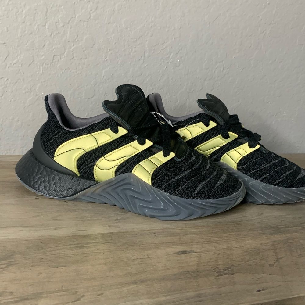 ADIDAS SOBAKOV BOOST BLACK/GOLD/CARBON